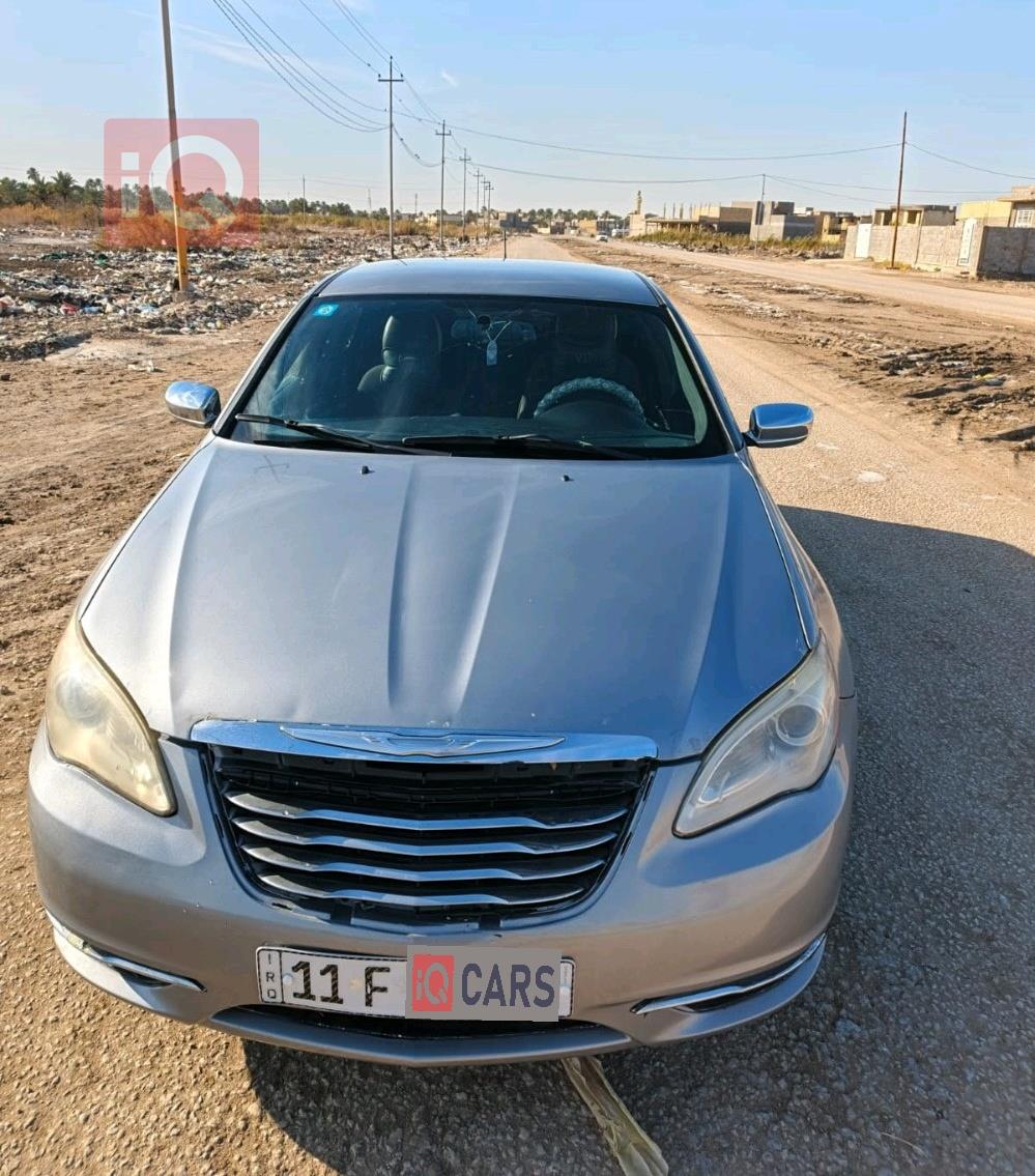 Chrysler 200